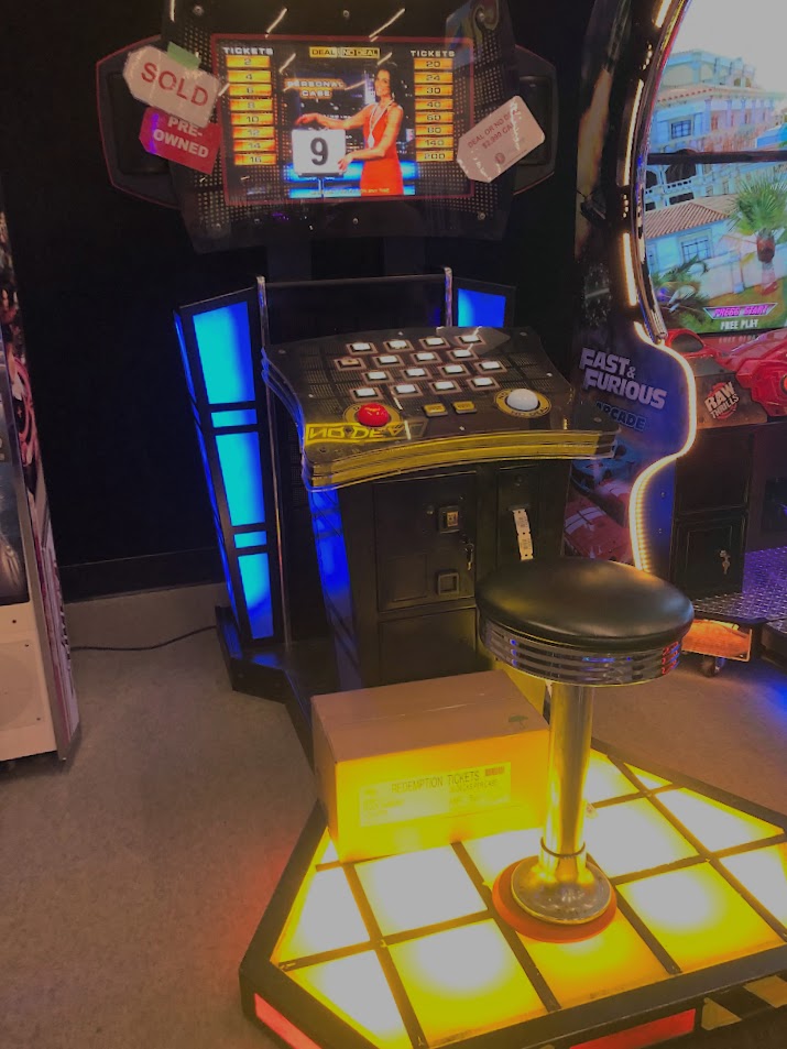 PREOWNED DEAL OR NO DEAL ARCADE GAME