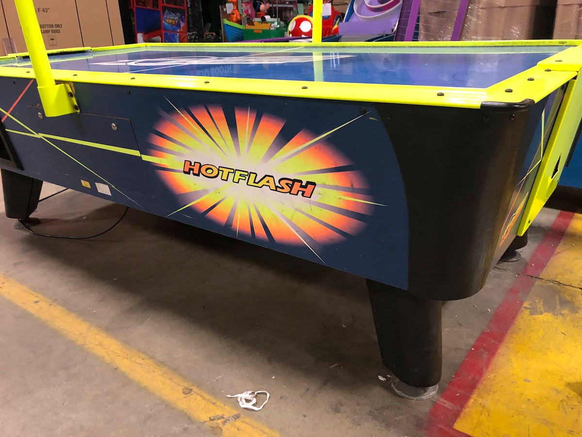 PREOWNED DYNAMO HOT FLASH II COIN-OPERATED AIR HOCKEY TABLE