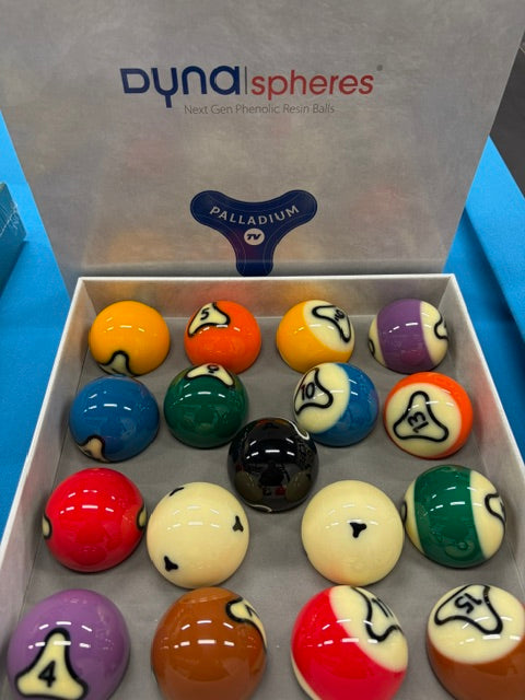 Dynaspheres Palladium TV phenolic resin pool balls, full set