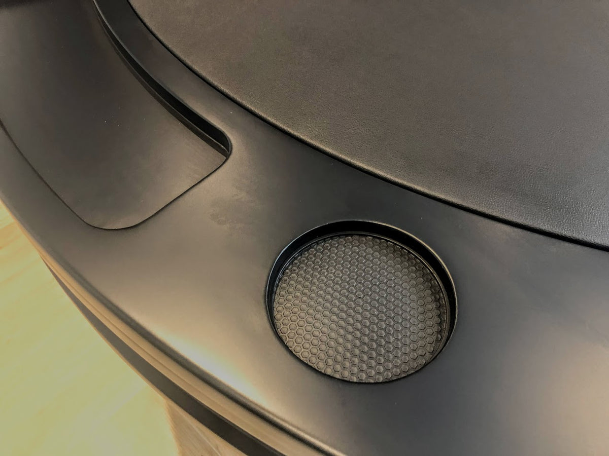 Cup holder view of Majestic poker table 