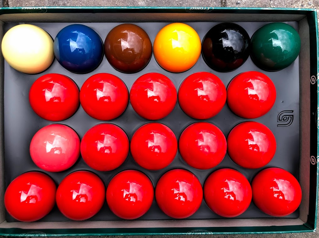 Aramith Premier snooker ball set