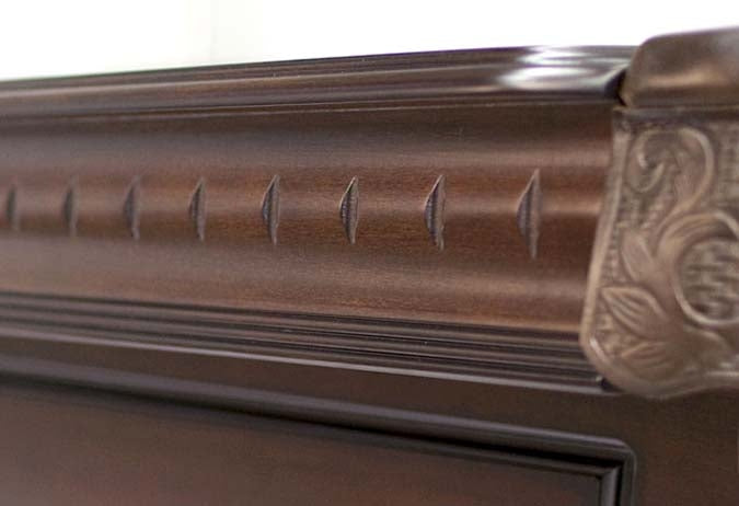 Majestic Pinnacle walnut pool table – finish detail